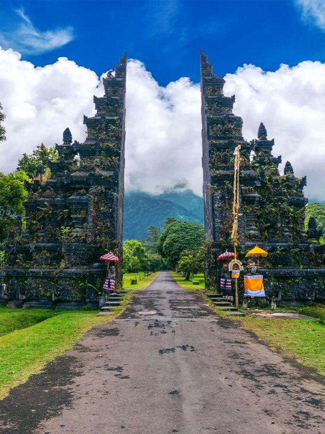 Bali temple gate